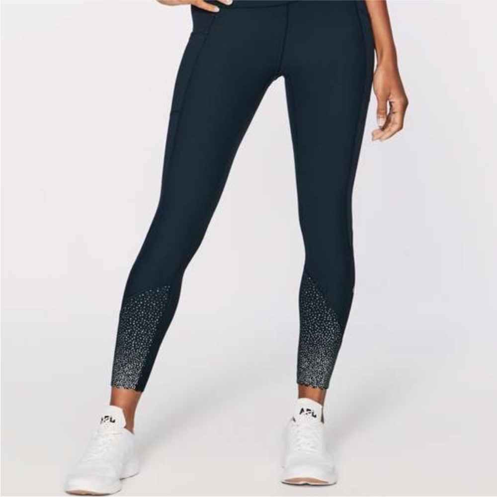 Lululemon Tight Stuff Black Gray Reflective Dots Scalloped Hem Leggings Tights 4